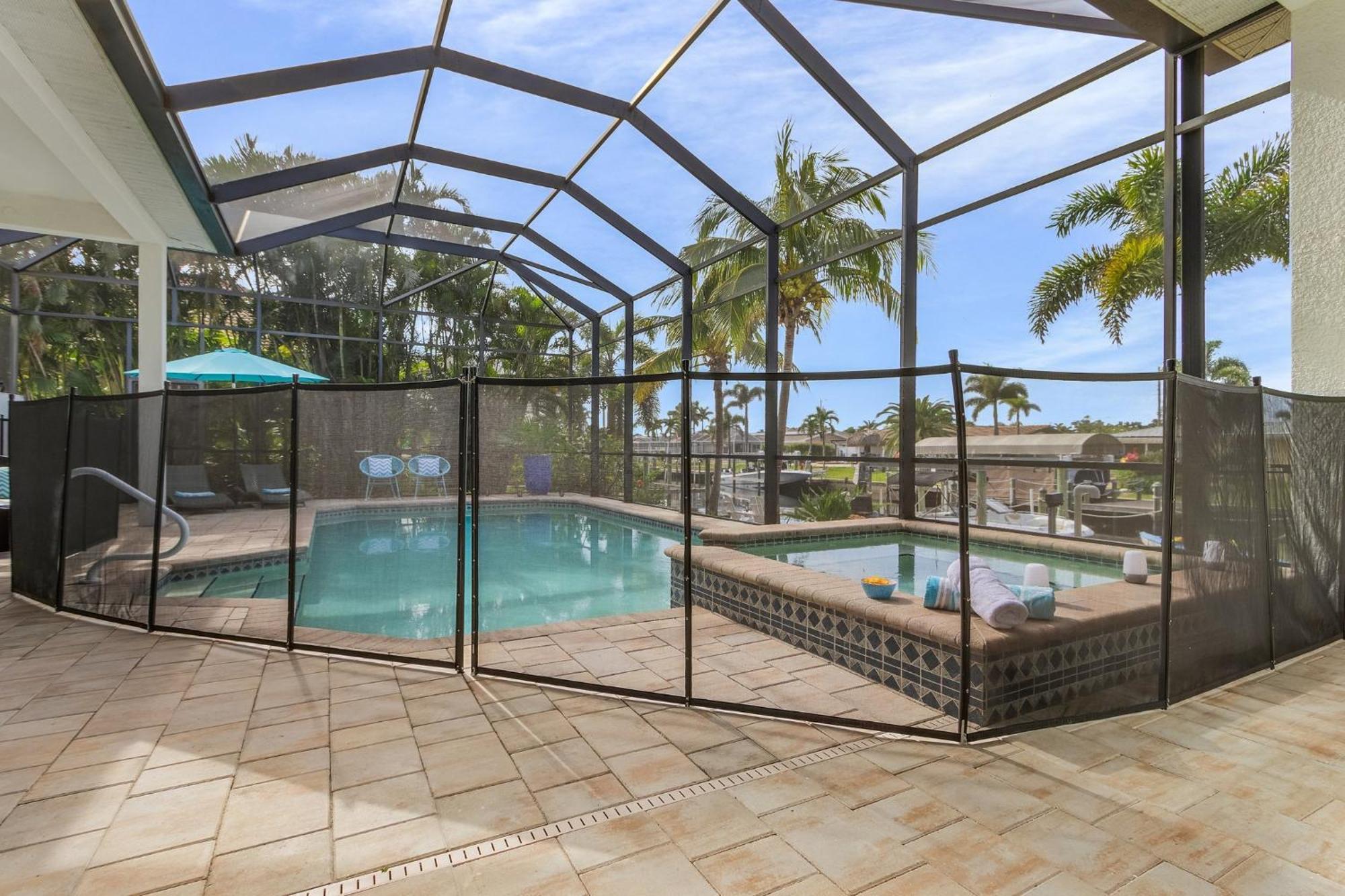 Villa Azurro, Cape Coral Exterior photo